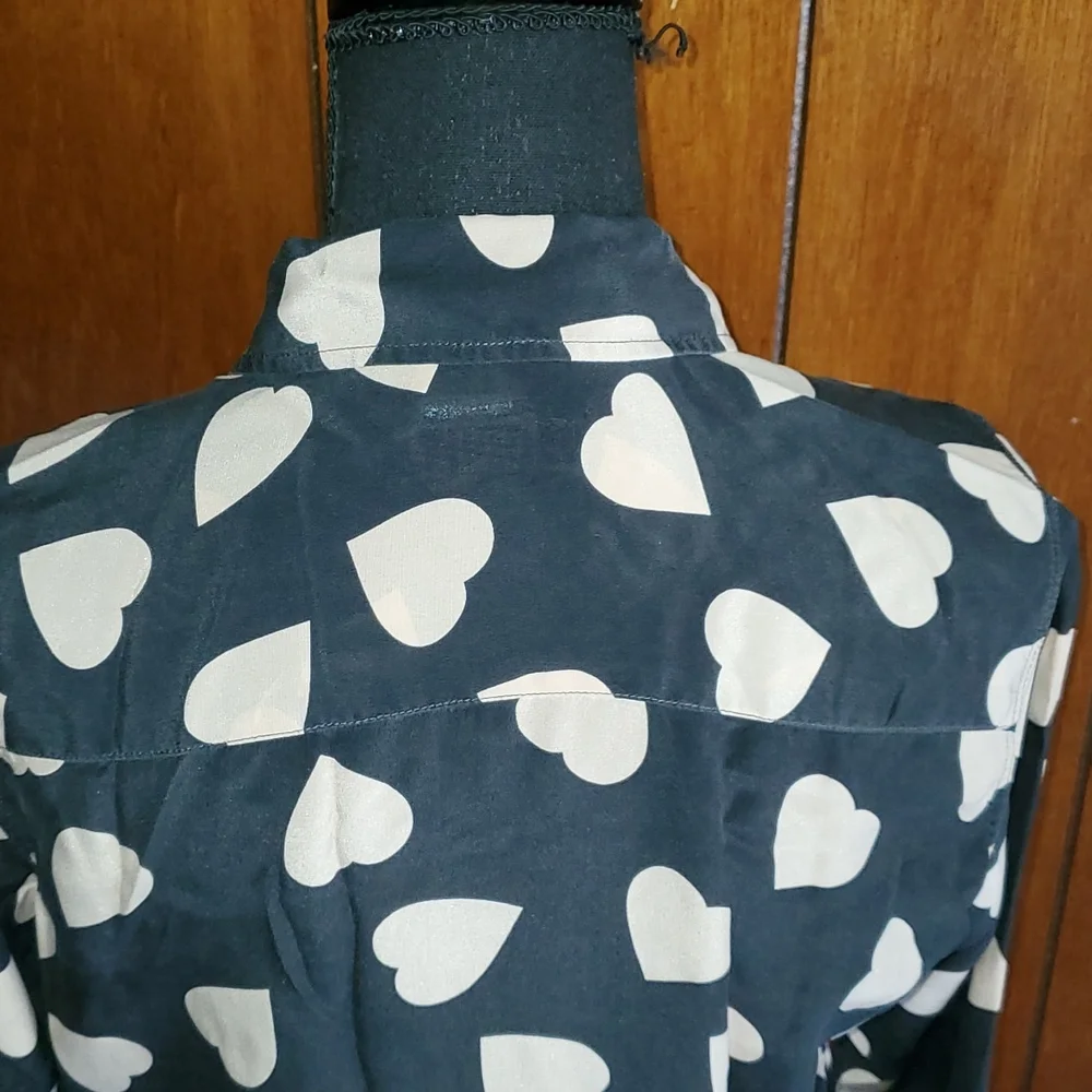 Equipment Silk top with pink hearts Woman's Size S - Picture 9 of 11